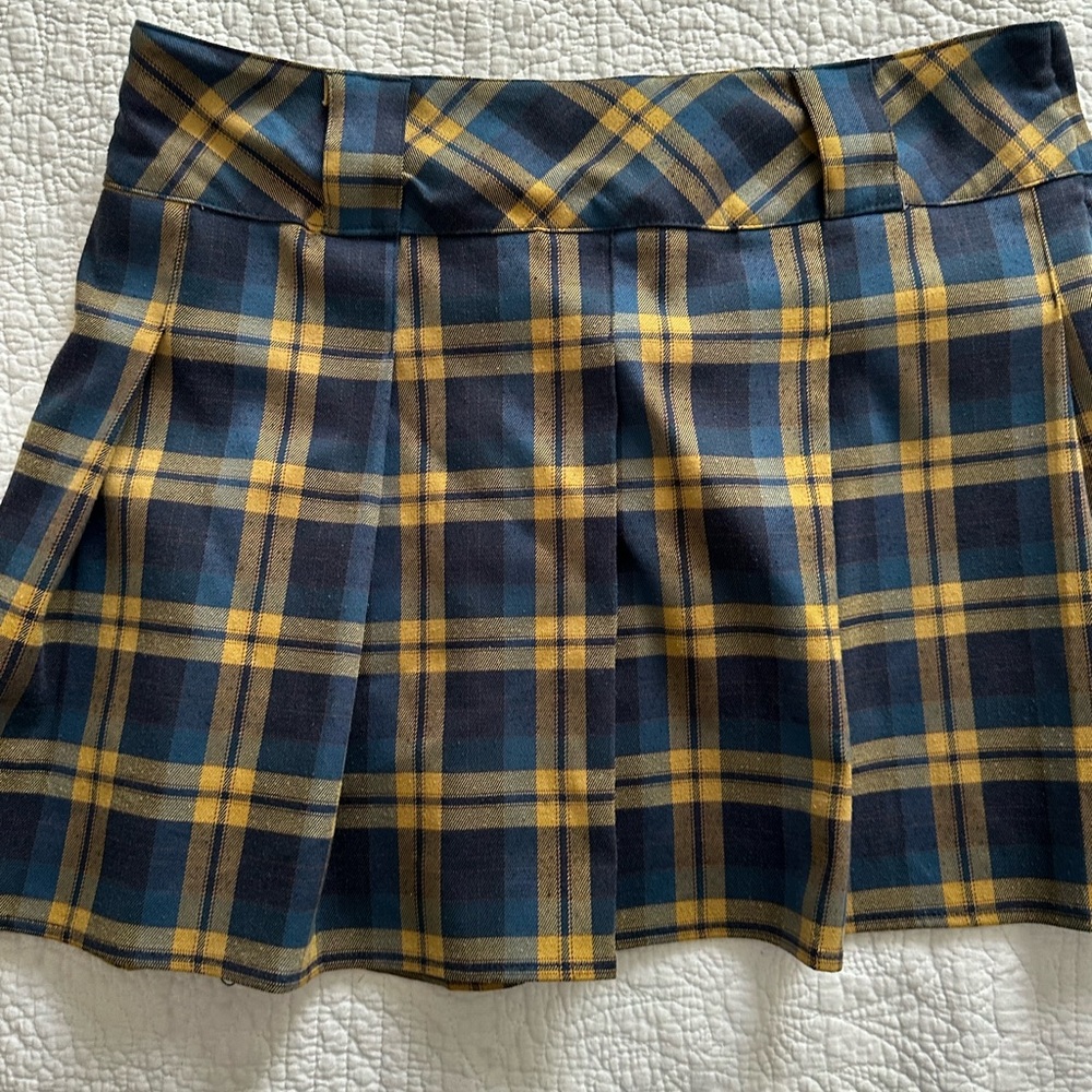 Wild fable yellow blue pleated plaid skirt. Large